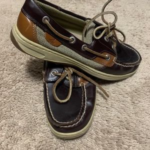 Very lightly worn leather sperry boat shoes